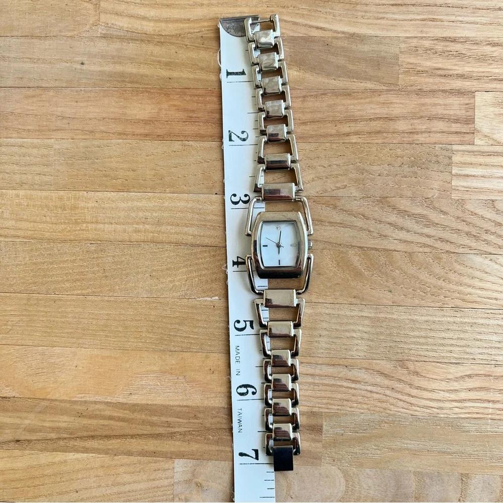 Unbranded ladies mother of pearl silver tone rectangular watch NEW BATTERY
